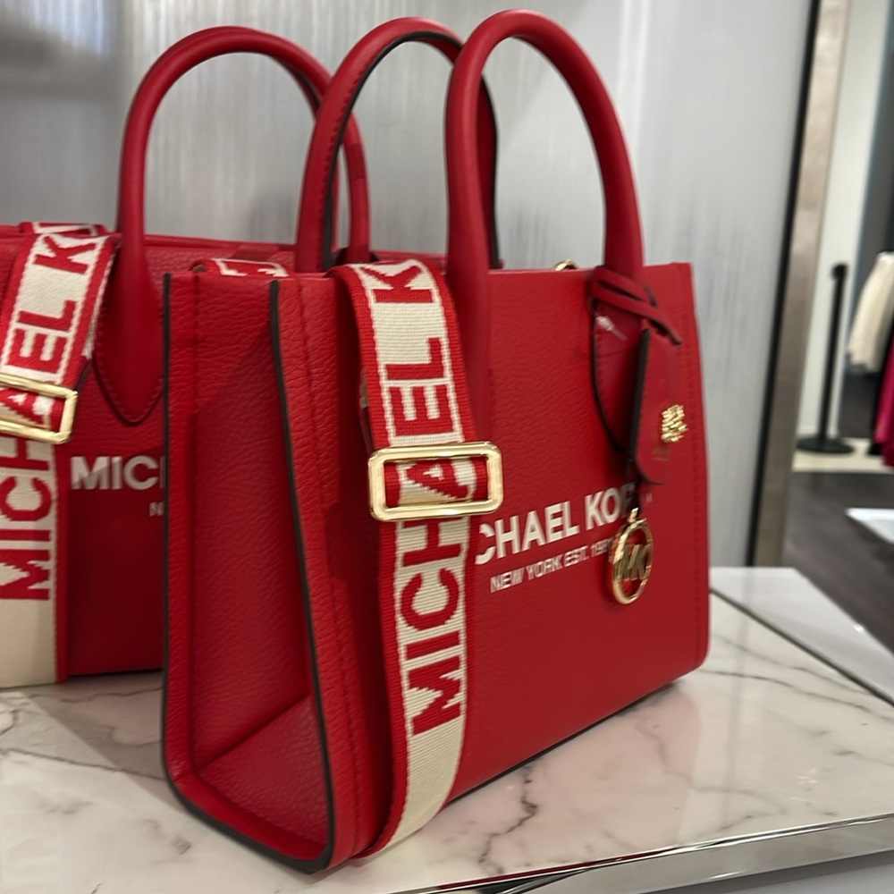 MICHAEL KORS
Mirella Small Pebble Leather Crossbody Bag
Bright Red
NWT - Picture 4 of 16